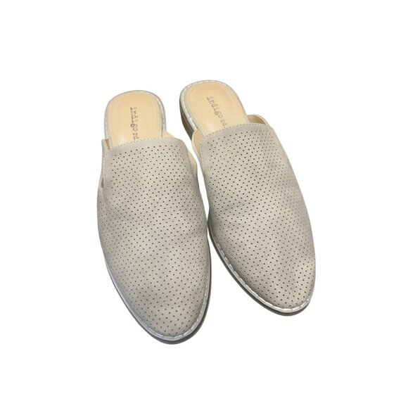 Indigo Rd. Beige Perforated Slip-On Womens Mules 7M - Picture 2 of 5
